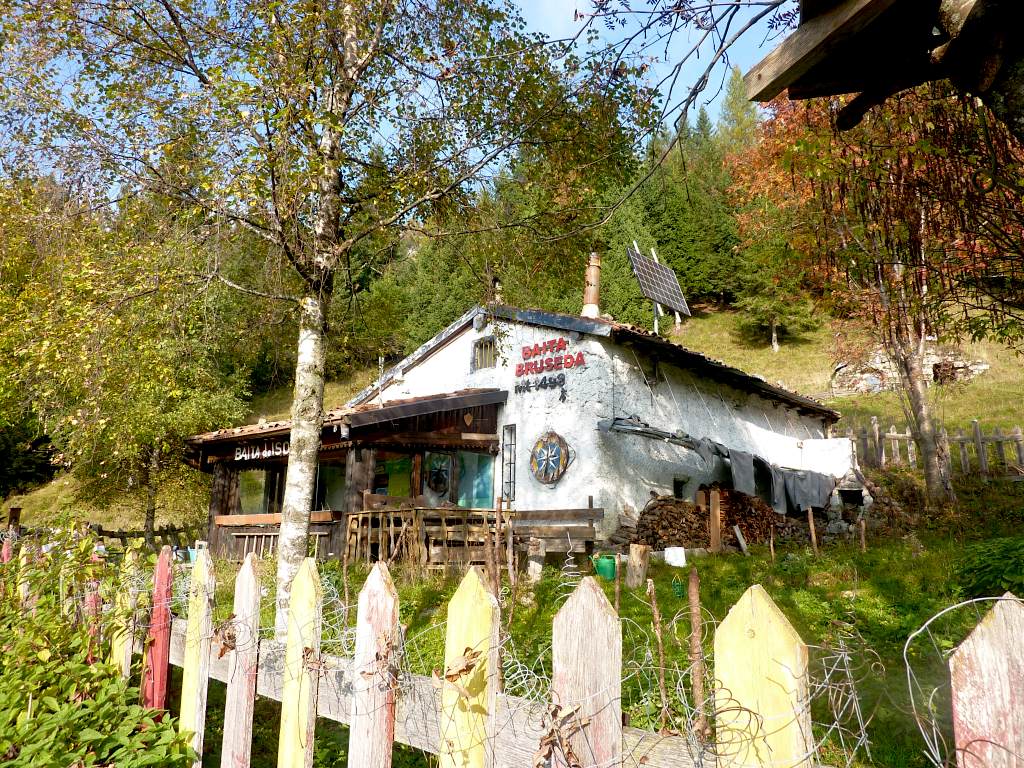 B.ta Bruseda. Chi ha aggiunto "B.ta del Sole" ha solo scritto il vero: la posizione è felicissima!