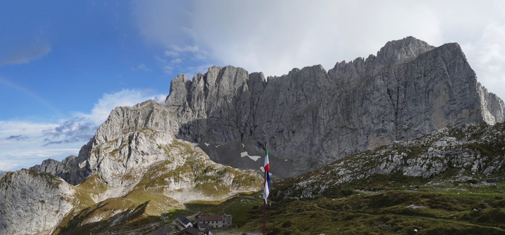 La Presolana - dal Colle della Guaita allo spigolo nord-ovest - vista dal Rifugio Albani.