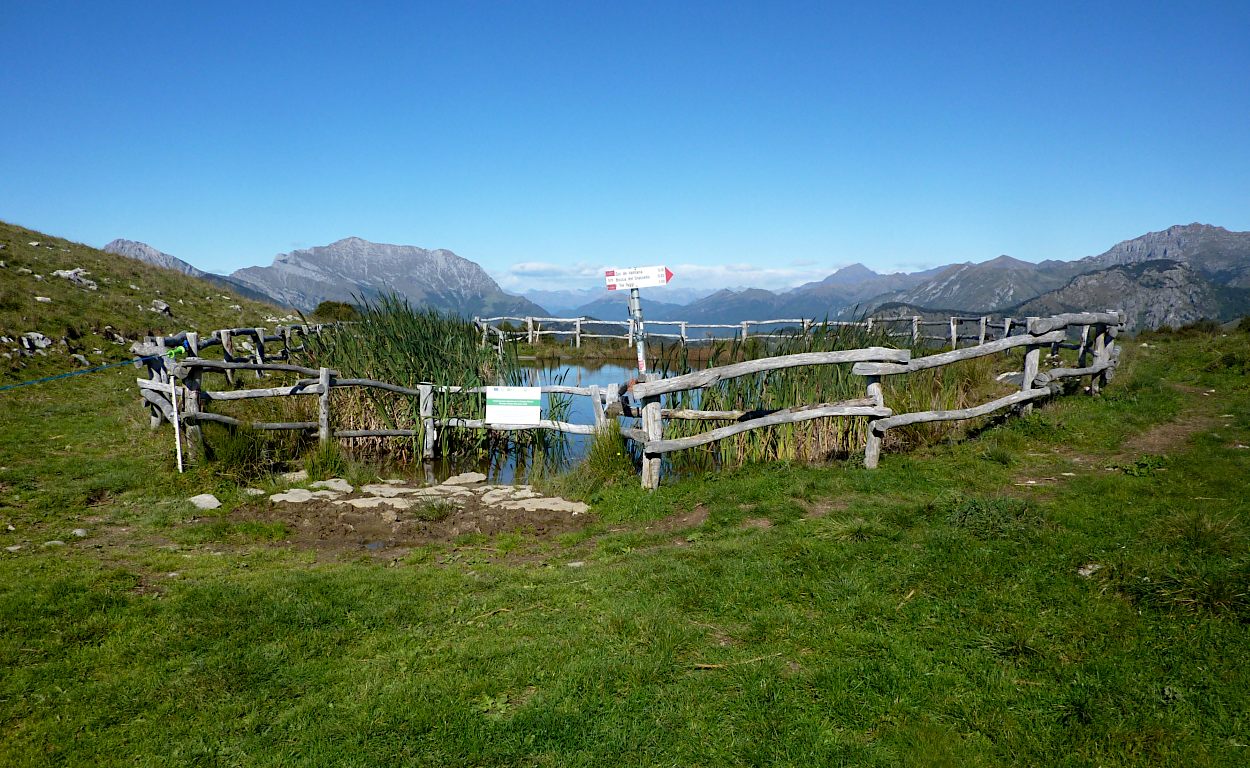 Giungendo alla Forcella di Valmana col 579B.