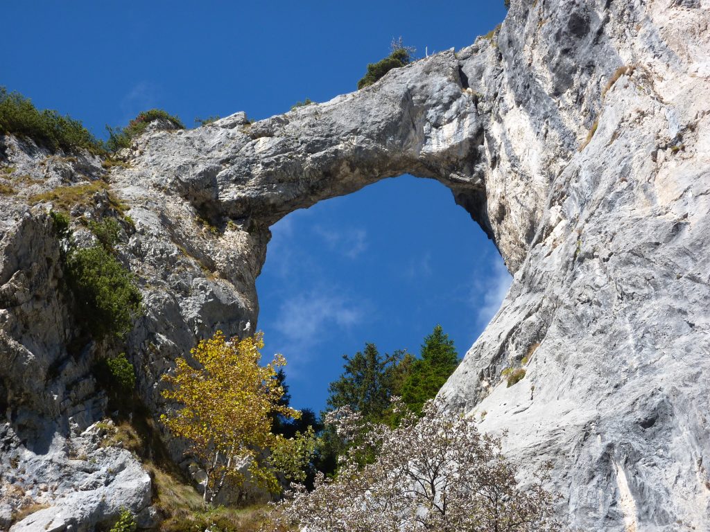 Andando a zonzo (molto) sopra il 134 per contemplare il bellissimo Arco di Pegherolo.