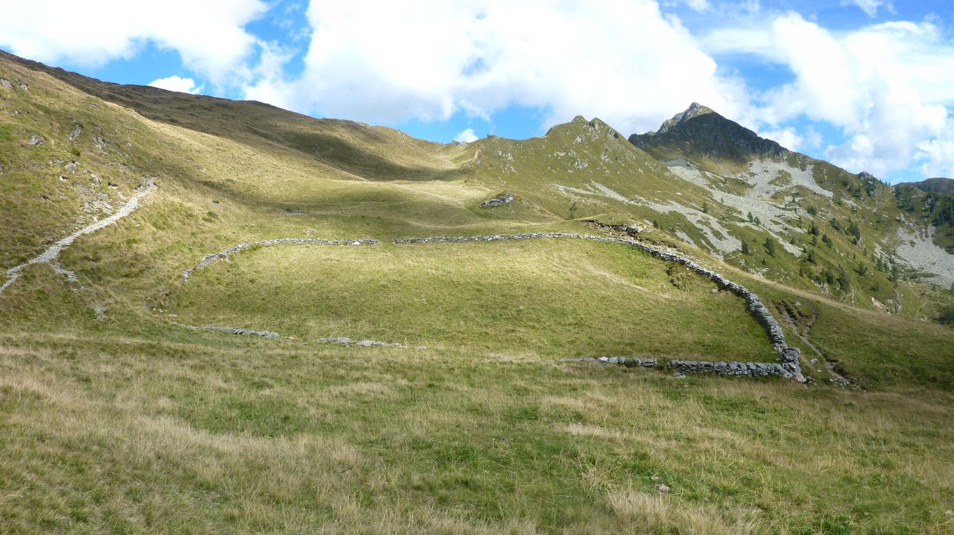 Tra il Baitone di Saline e il p.so Tartano: un bel bàrech ben conservato.