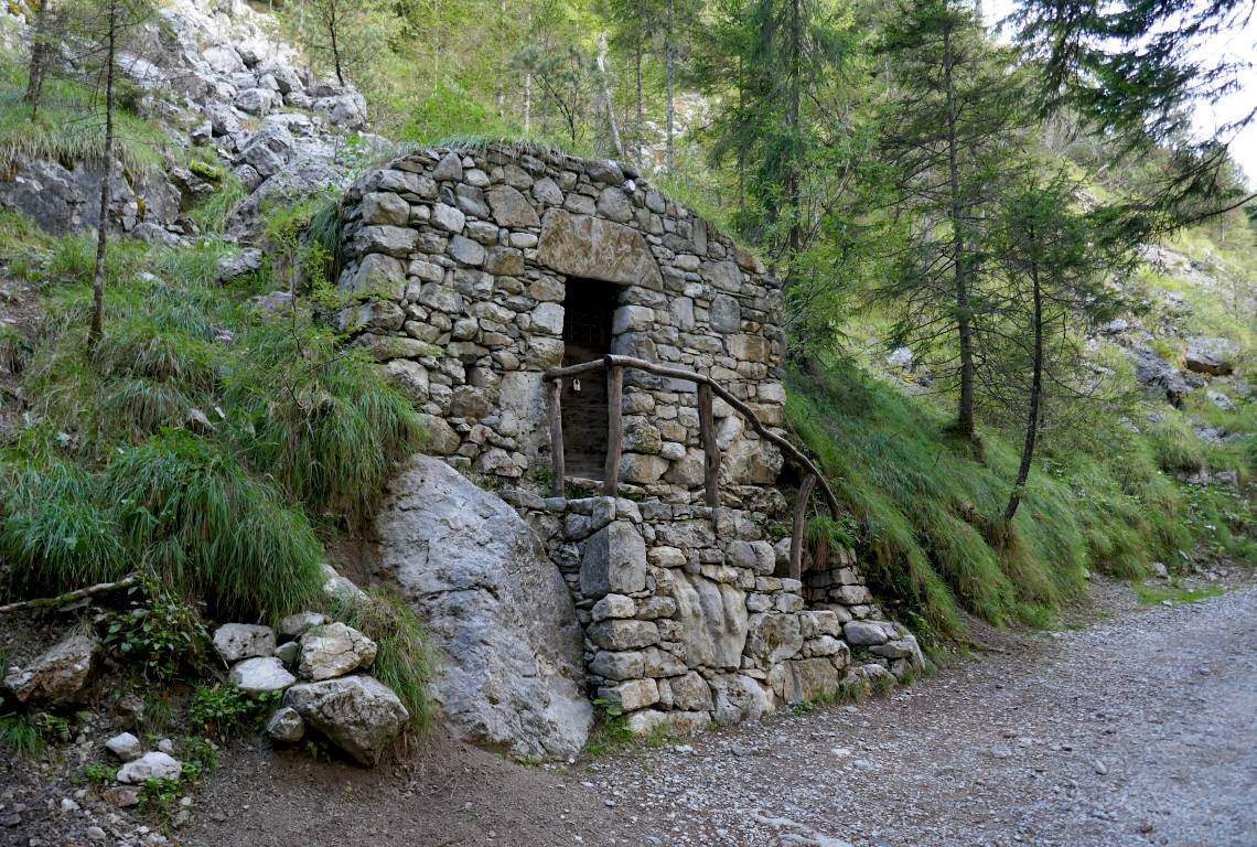 EXTRA (E, 10'): andare a vedere il Selter del Ruì (Buco del freddo).