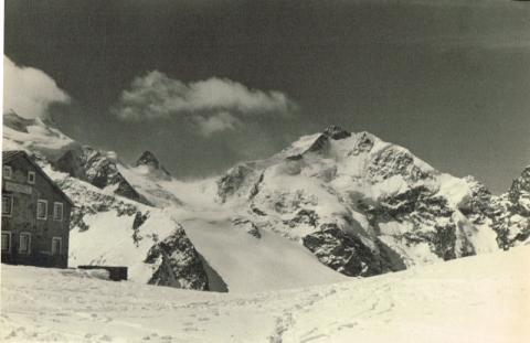 La capanna Diavolezza e il Pizzo Bernina