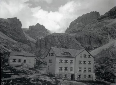 RIFUGIO VAJOLET