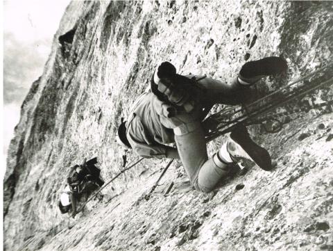 Scuola di roccia nel Mare in Burrasca (Presolana) 