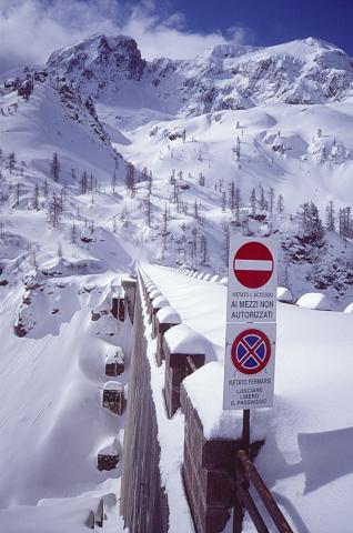 Strada per il Calvi - 17-04-1999