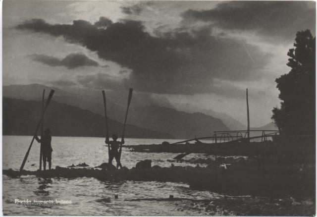 Placido tramonto lontano