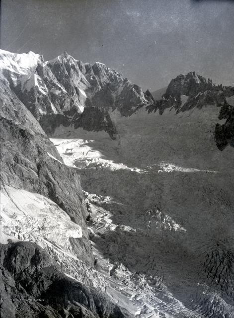 Monte Bianco e Aiguille Pilleret (1946)