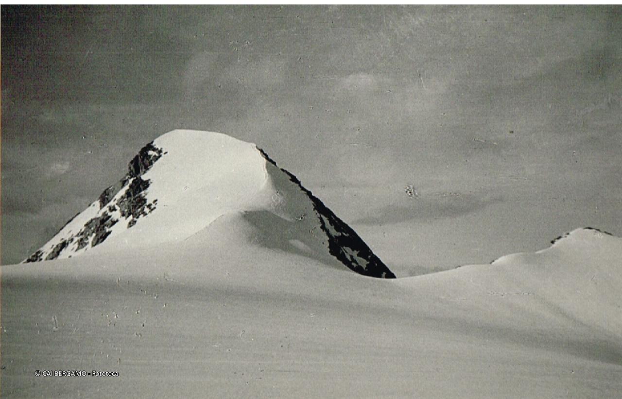 La Punta Marinelli dal Passo Marinelli