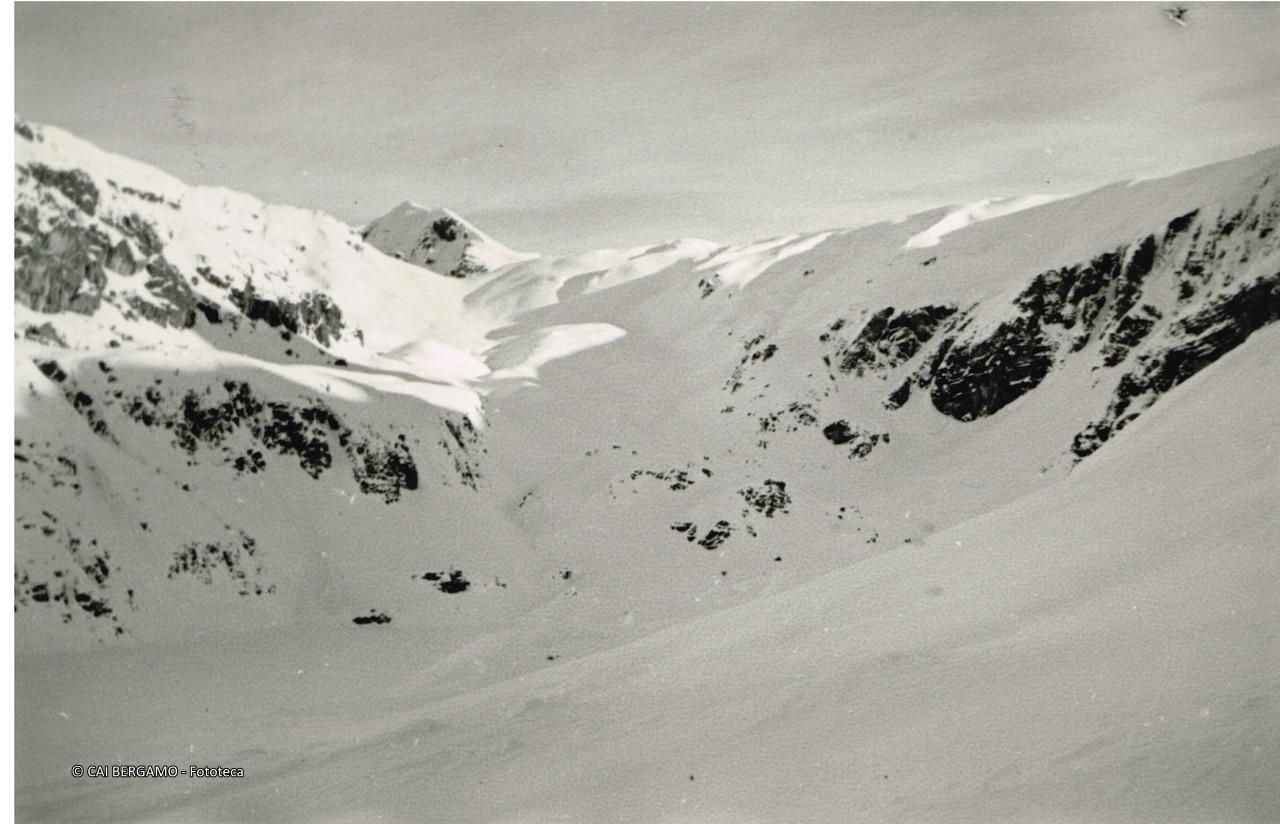 Il Passo d'Aviasco salendo le pendici del Pizzo Farno