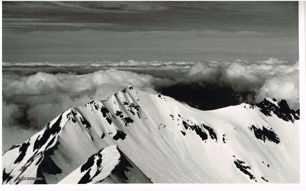 Dalla vetta del Gleno verso il Tre Confini