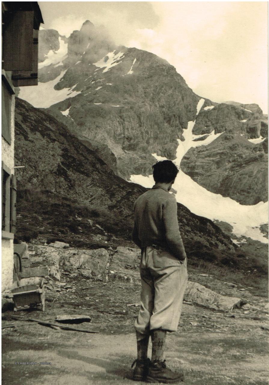 Cresta occidentale del Pizzo Redorta dal Rifugio Brunone