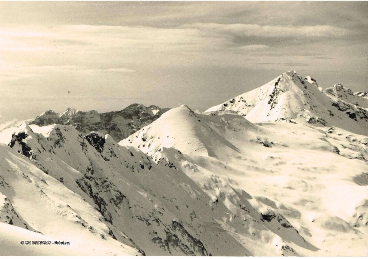 Monte Reseda e Monte Madonnino dal Passo di Grabiasca