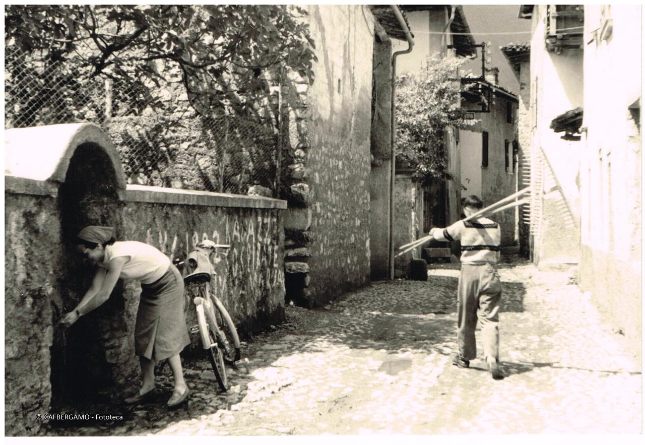 La via centrale a S. Felice al Lago