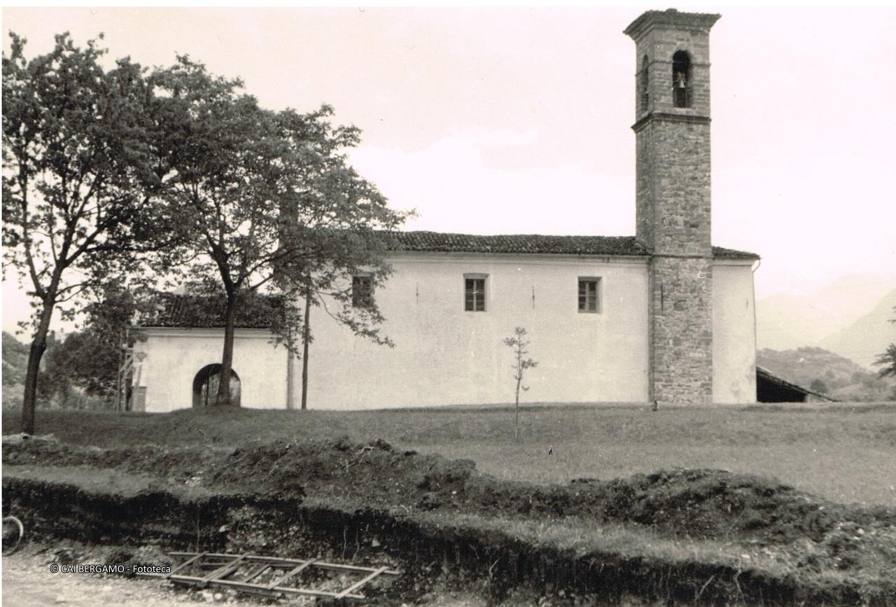 Chiesina nei pressi di Endine