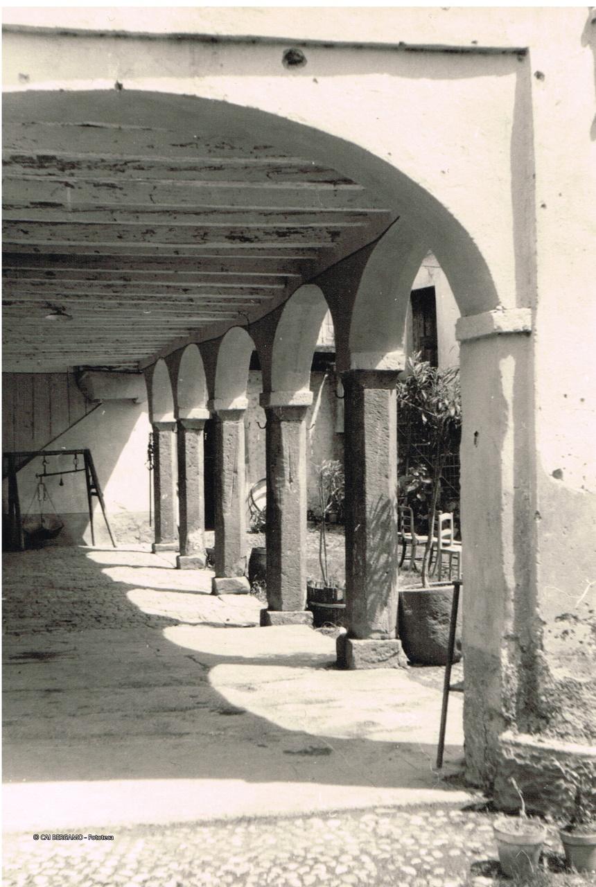 Interno rustico a S. Felice al Lago