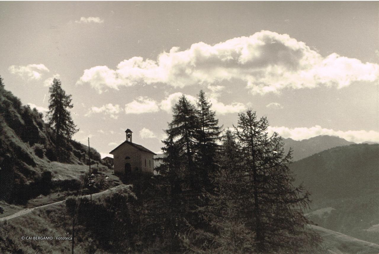 La chiesina di S. Rocco tra Menas e Ortisé 