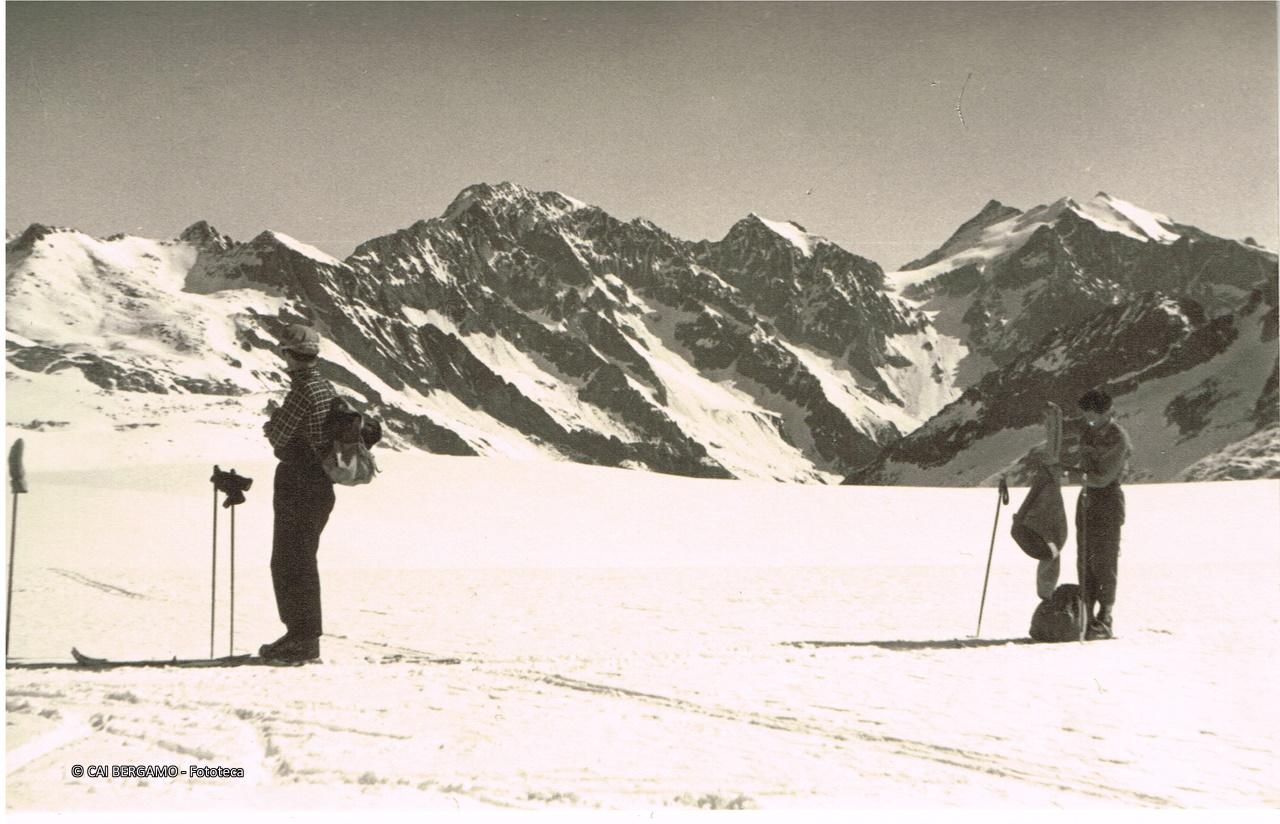 Sul Pian di Neve verso Busazza e Presanella