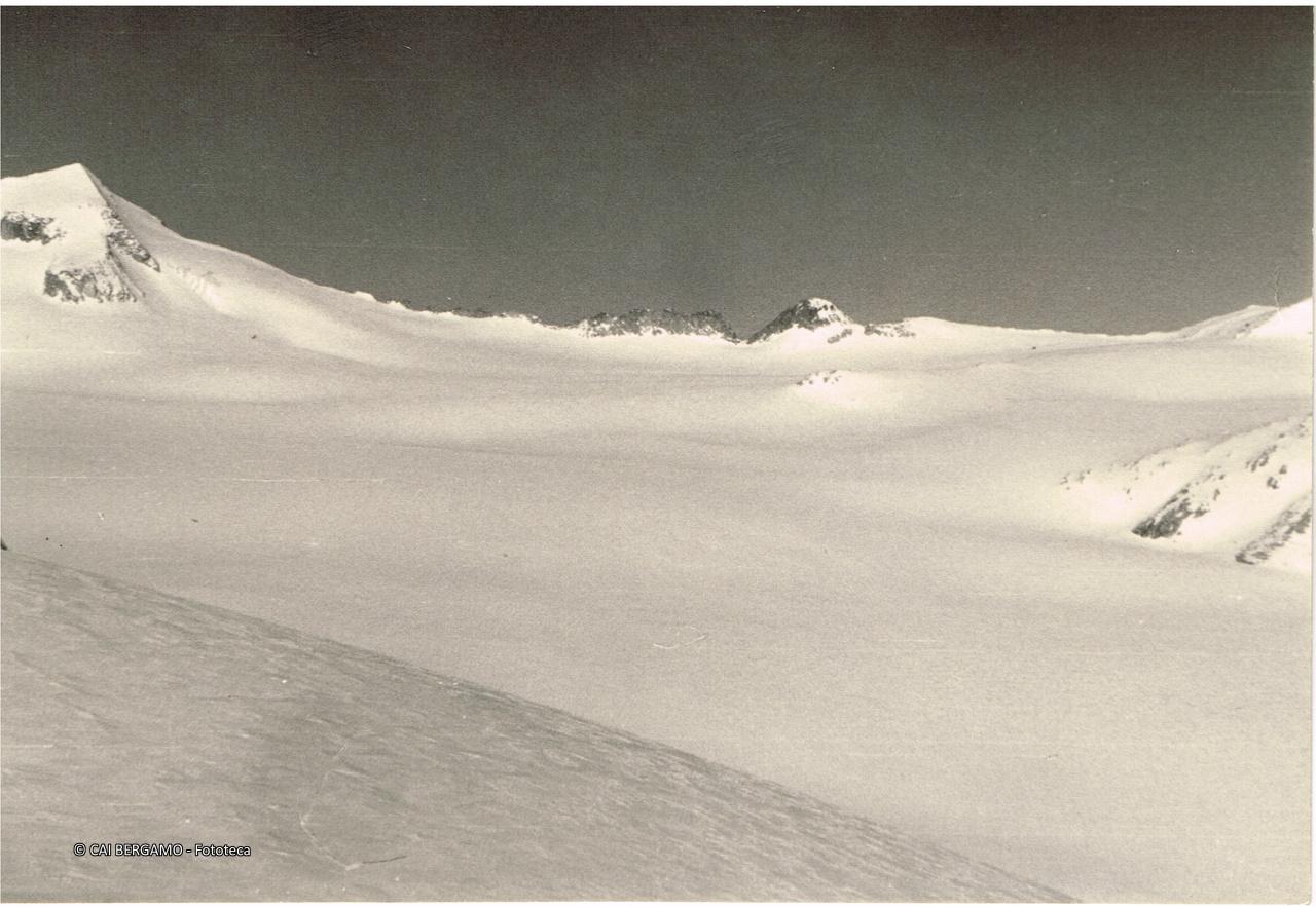 Corno Bianco, Passo Brizio e Pian di Neve dal Rif. Lobbia