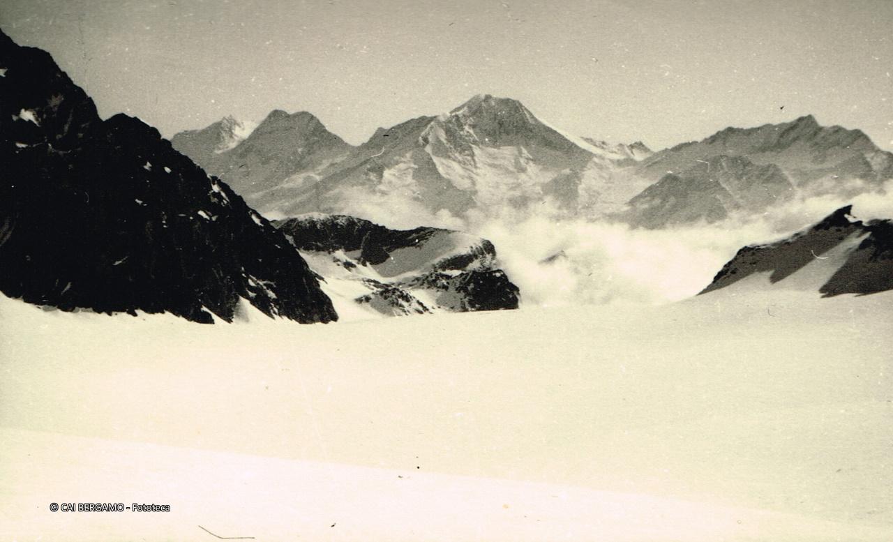 Gruppo della Weissmies salendo all'Adlerpass