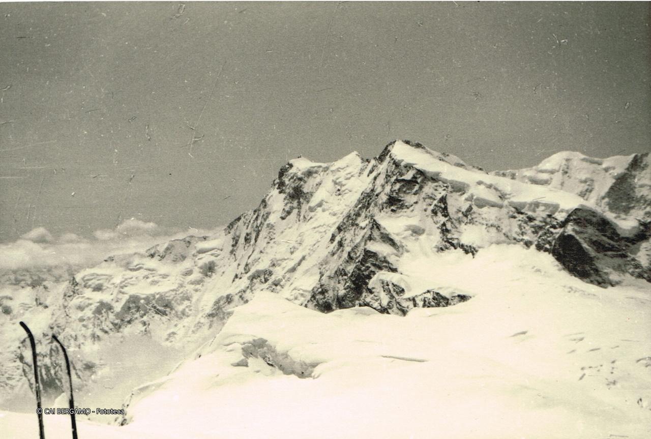 Versante orientale del M. Rosa dalla vetta dello Strahlhorn