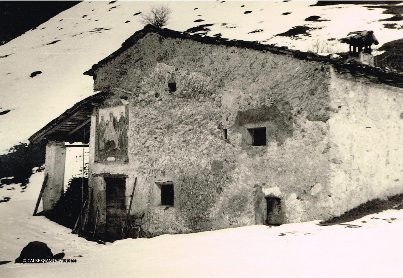 "Baita con affresco in Valle Caprioli - mt. 999"