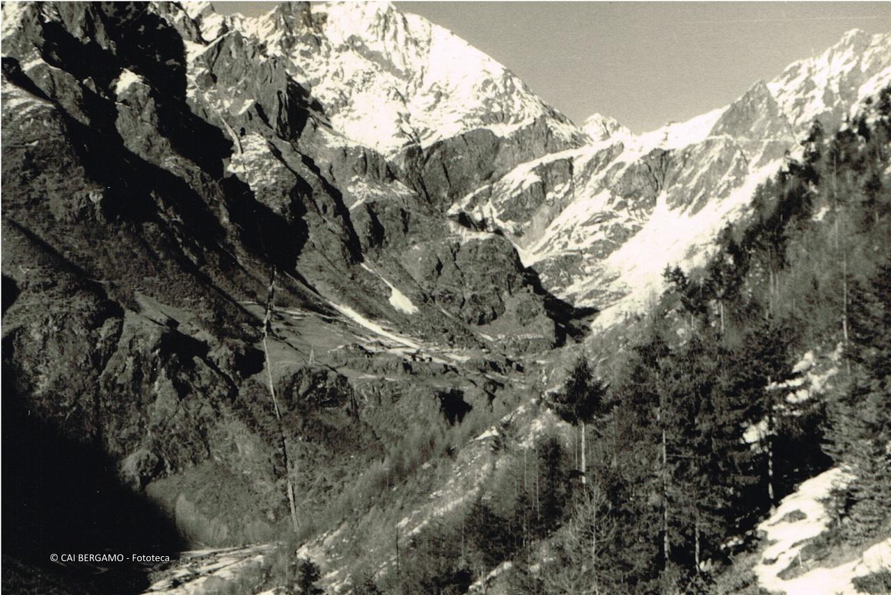 "Il Pizzo Cavrel dalla strada di Lizzola"