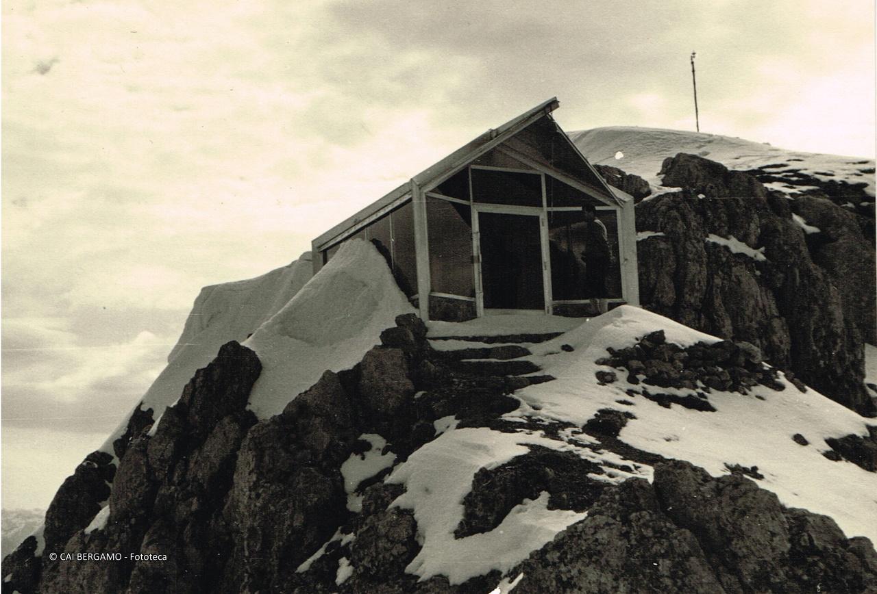 "Cappellina in vetta alla Grigna Settentrionale"