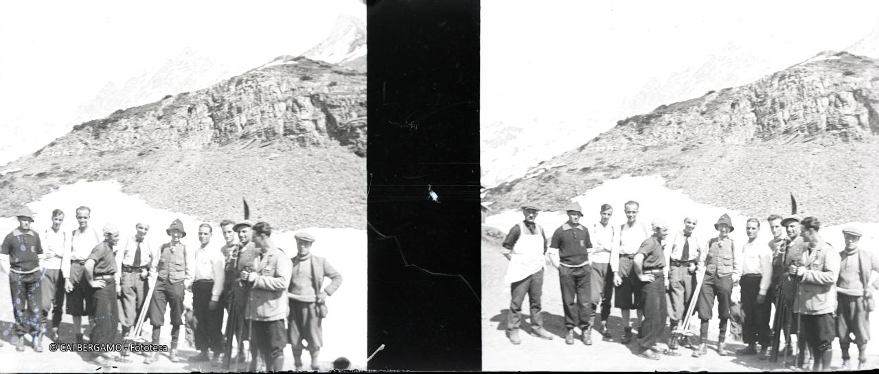 Foto ricordo al Curò ???  con Nino Agazzi al centro con il cappello