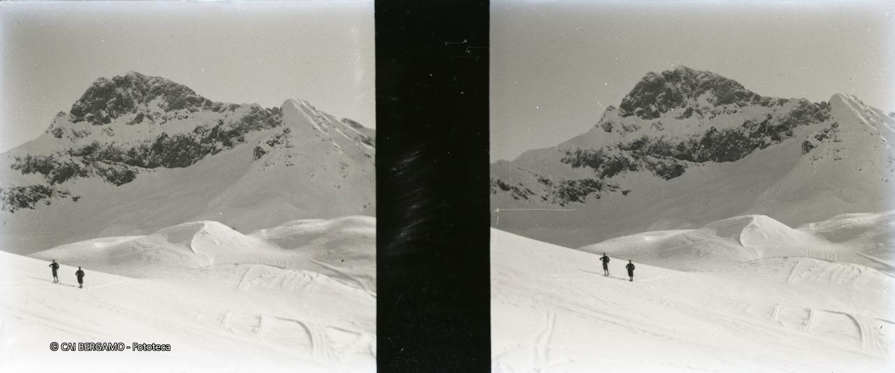 Con gli sci sotto la Corna Piana