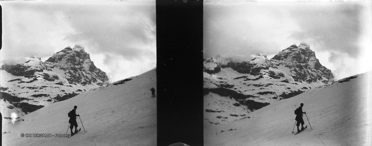 A spasso con gli sci,  sullo sfondo Pic Tindal ed il Cervino