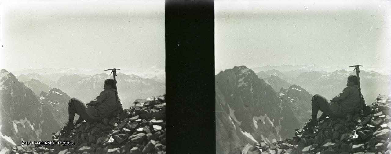 Sul Redorta ben seduto ed appoggiato alla piccozza