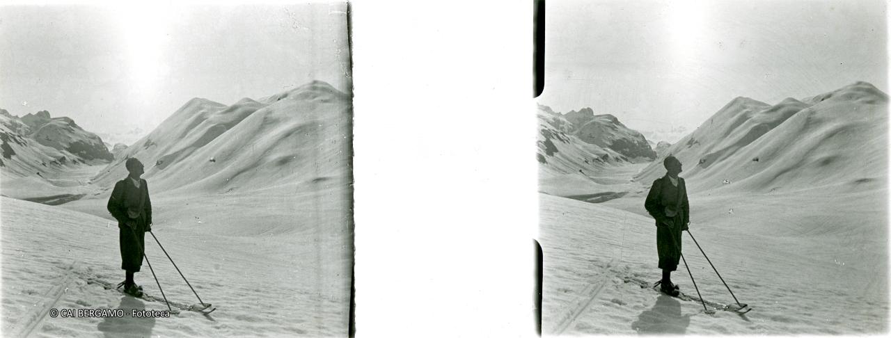 Scialpinista  sperduto nel paesaggio