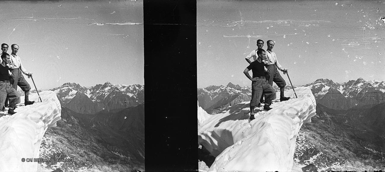 Su crostone di neve a sbalzo