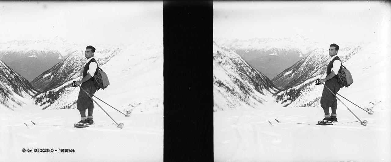 Sciatore in primo piano sul passo