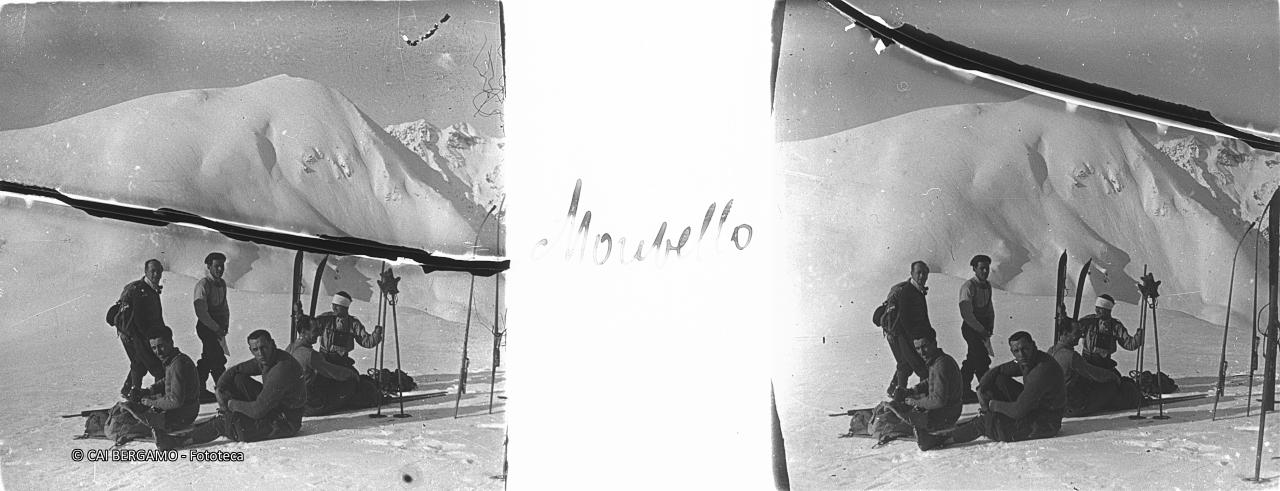 Sciatori a riposo sul "Montebello"