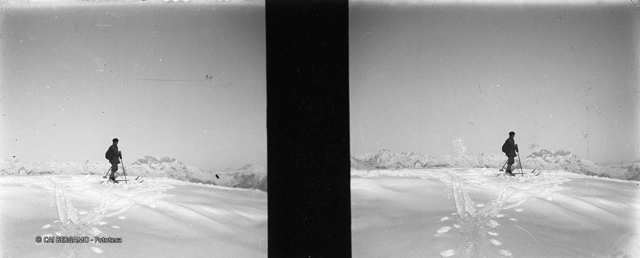 Sciatore al Formico con la Presolana sullo sfondo