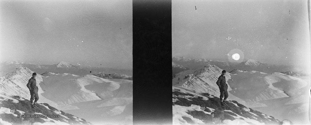 Foto ricordo dal pizzo Formico con baita Montagnina sullo sfondo