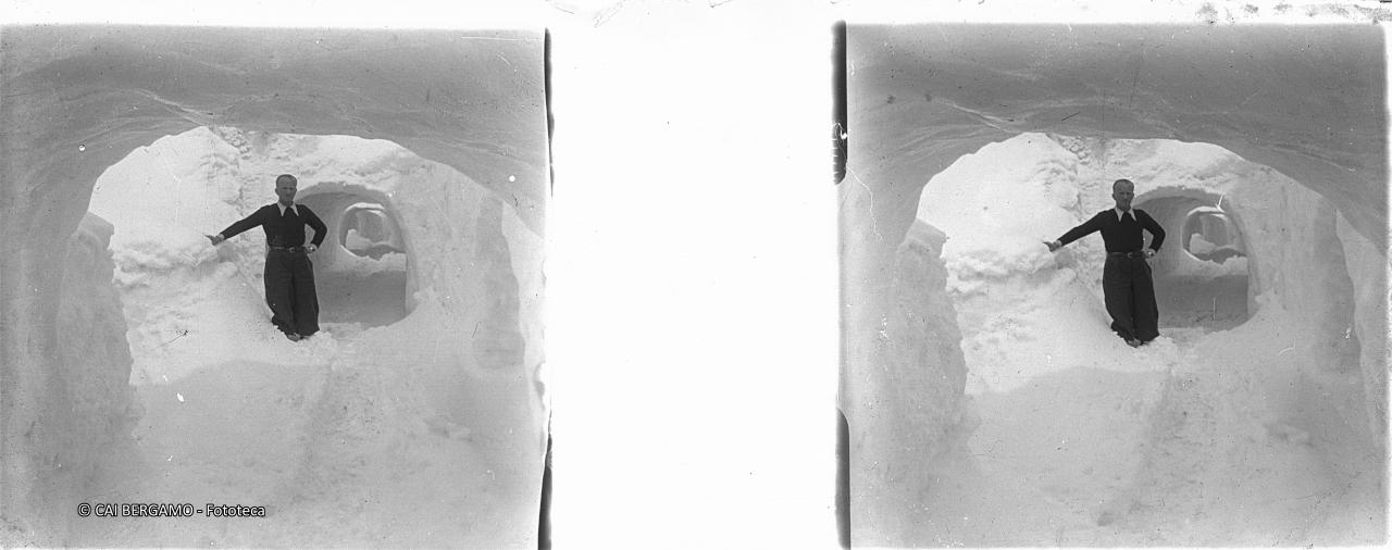 Ricordo nel passaggio scavato nella neve