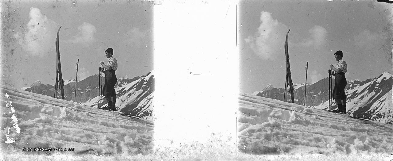 Giovane skialpinista al passo della Manina