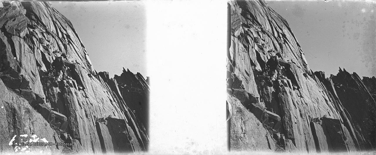 Sosta lungo l'arrampicata in cordata