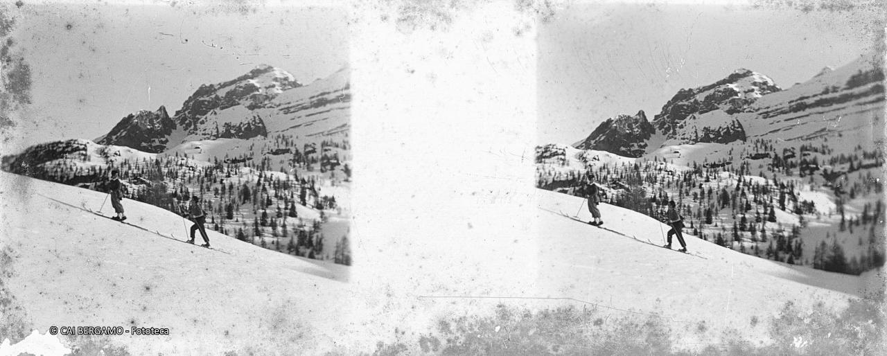 Scialpinisti lungo la salita