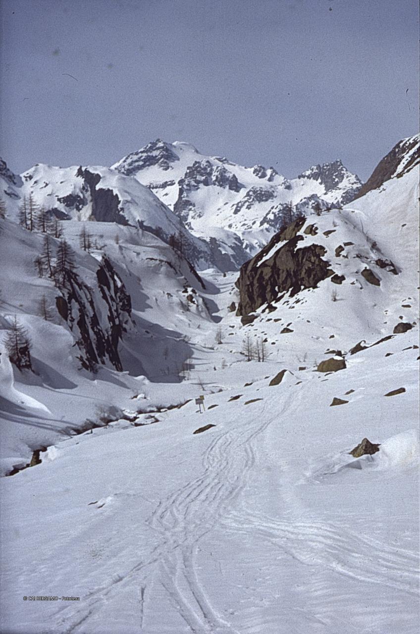 Tragitto da Riale verso la Punta d'Arbola sullo sfondo