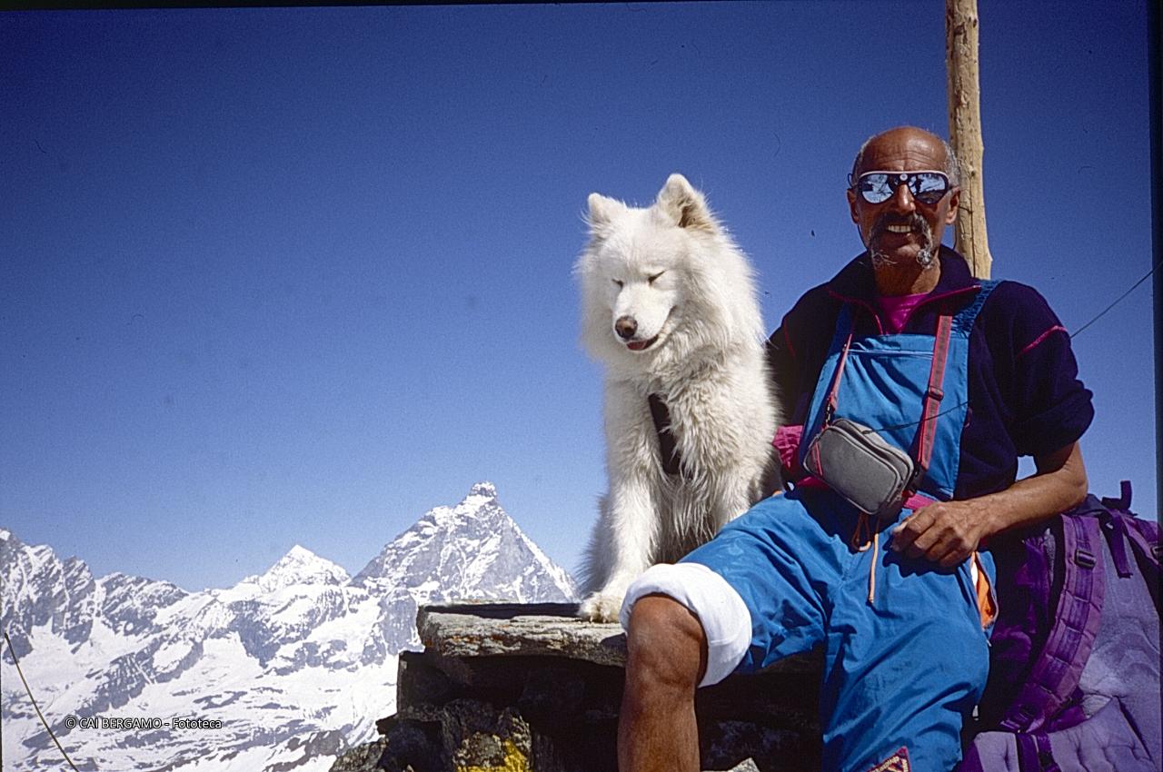 A.Pezzotta sulla cima del Monte Roisetta con il Cervino sullo sfondo