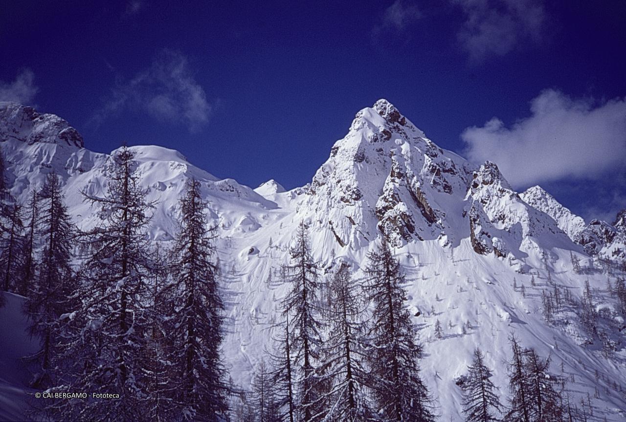 Sperone roccioso nella versione invernale