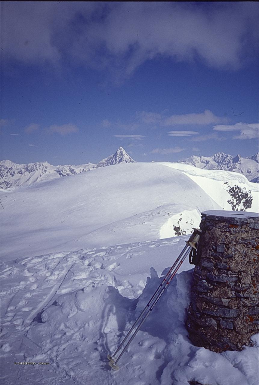 Dalla terrazza del Calvi vista sul Diavolo e …