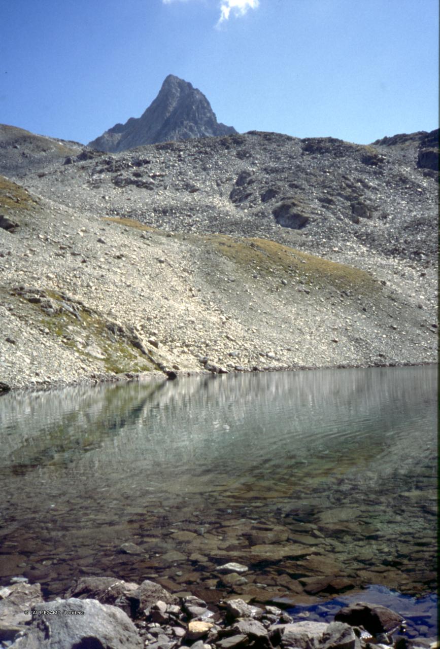 Lago della Valletta con il Corno di Campo