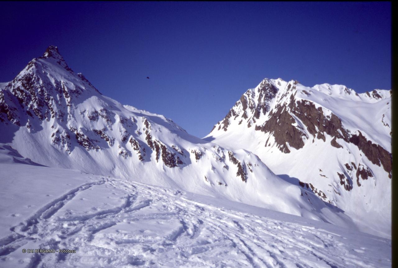 Vista sul Corno Maggiore di Nefelgiù ed antistante Punta dei Camosci