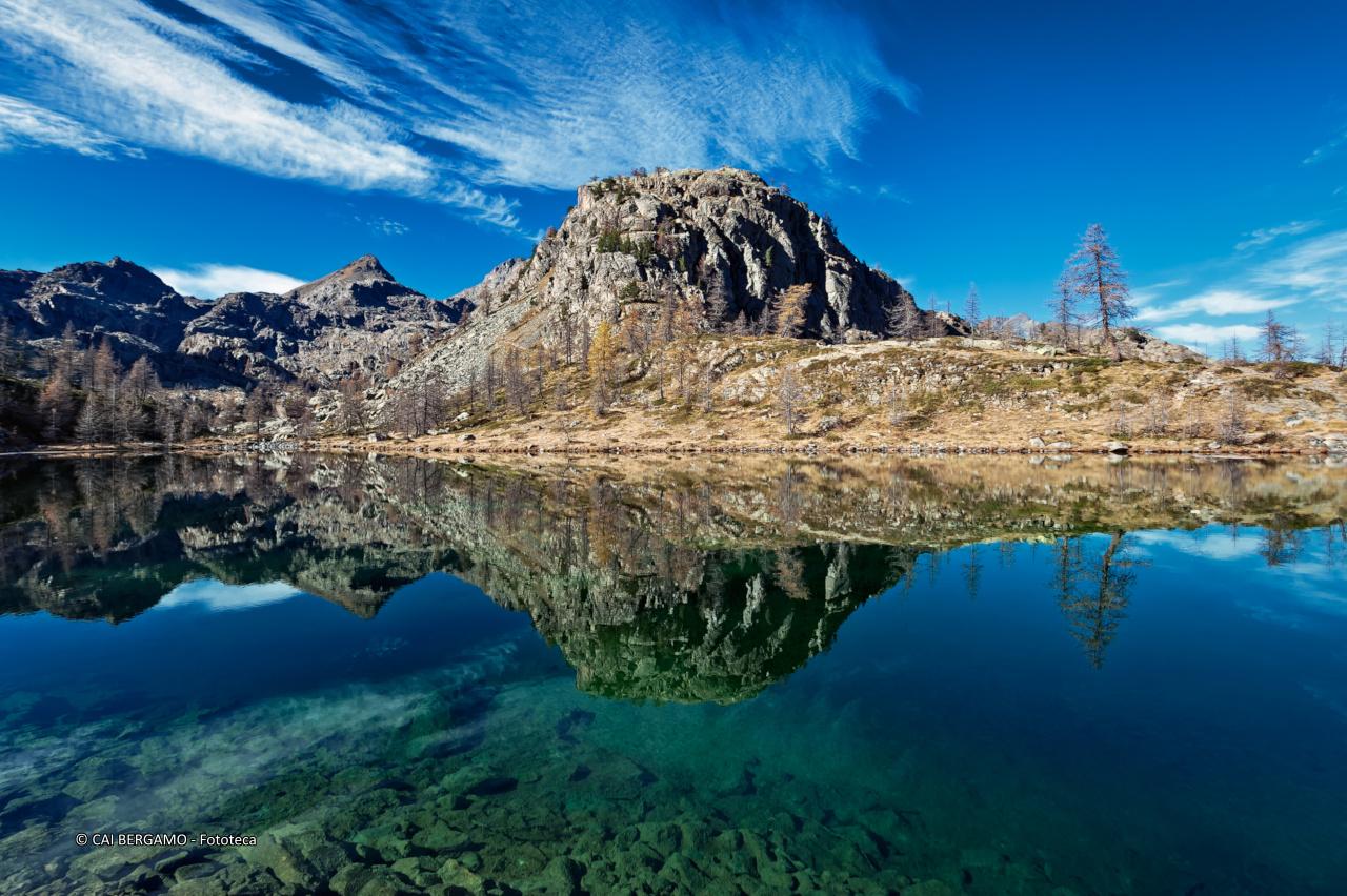 Monte sospeso - Segnalato in "L'acqua in tutte le sue forme e ciò che riflette"
