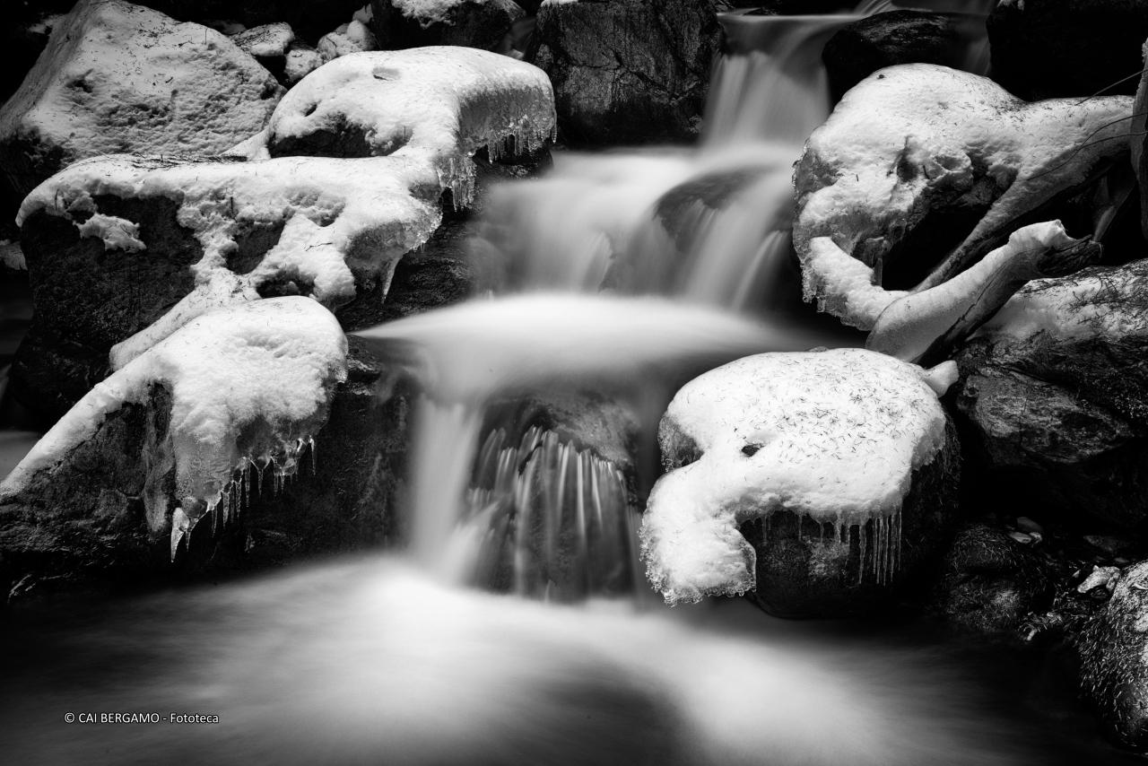 "Acqua in Valsanguigno" -  Segnalato in "L'acqua in tutte le sue forme"